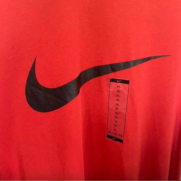 Nike Large Logo T’shirt XL - Picture 2 of 2